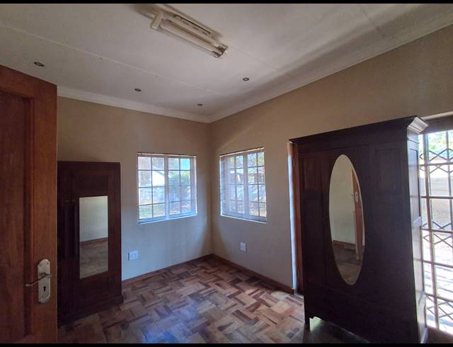 3 BEDROOM FREESTANDING FOR SALE IN STILFONTEIN EXT 4